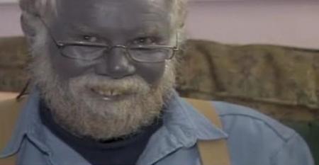 L'homme qui est devenu tout bleu !