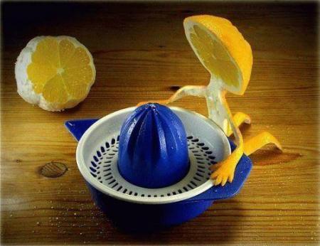 Scène terrifiante d'un suicide de citron !