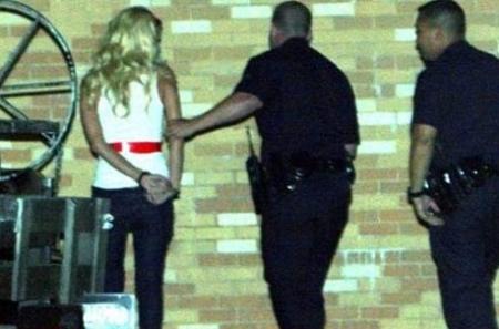 Paris Hilton retourne en prison
