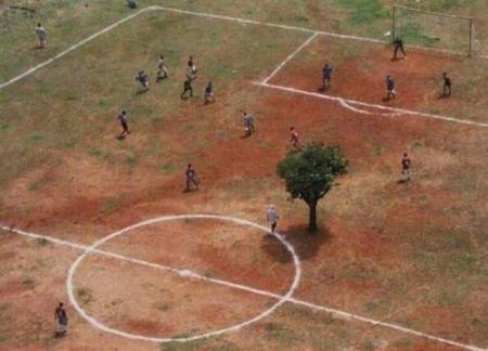 Terrain de foot en Afrique !
