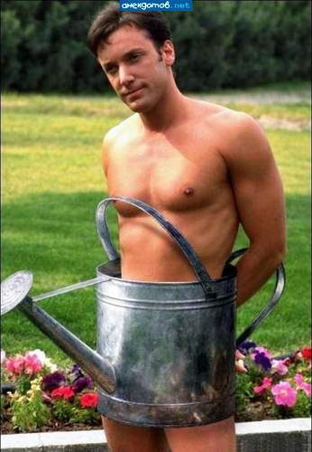 Si vous avez besoin que l'on arrose vos fleurs, mon jardinier peut s'en occuper !